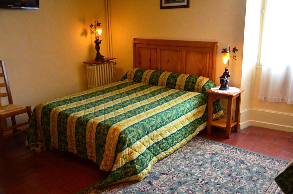 Auberge Bourbonnaise Lurcy-Lévis Zimmer foto