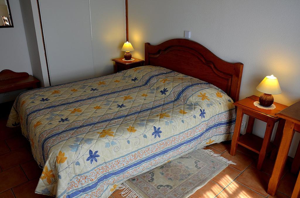Auberge Bourbonnaise Lurcy-Lévis Zimmer foto