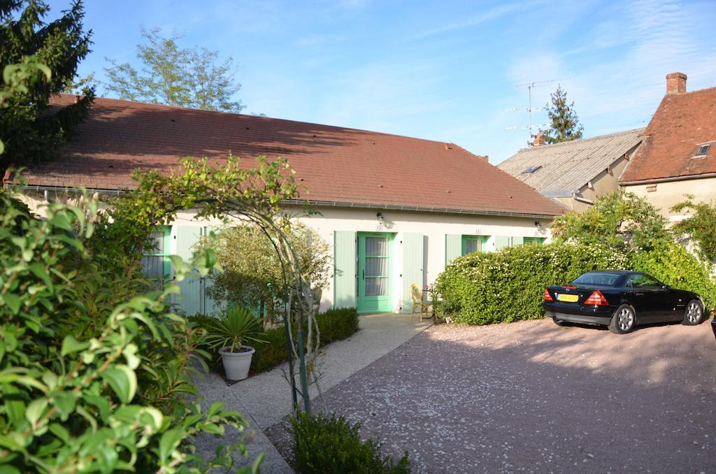 Auberge Bourbonnaise Lurcy-Lévis Exterior foto
