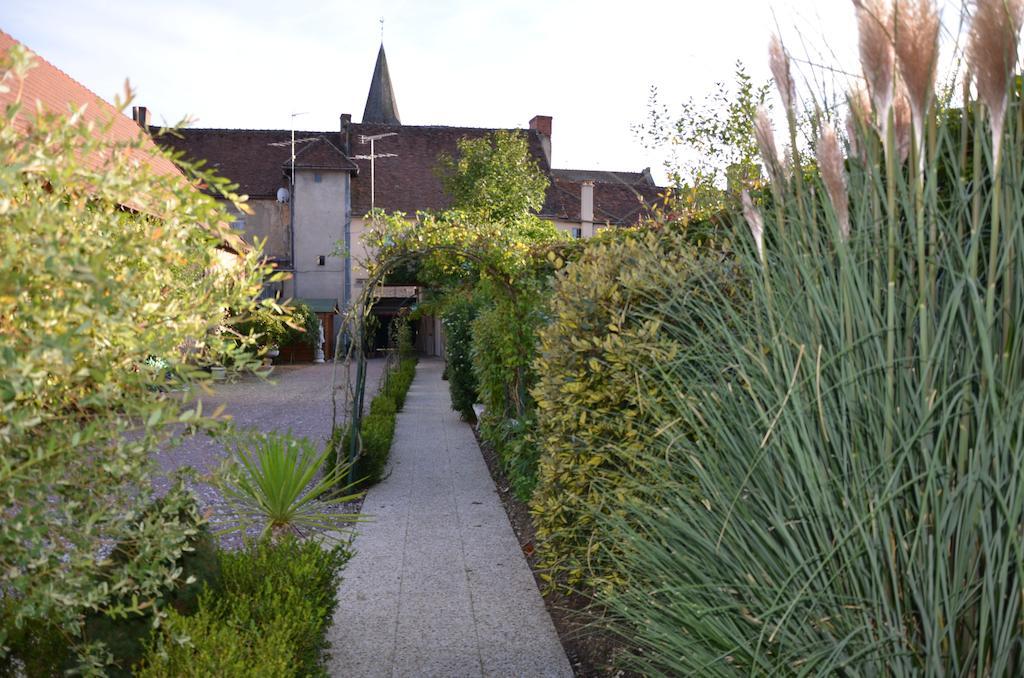 Auberge Bourbonnaise Lurcy-Lévis Exterior foto
