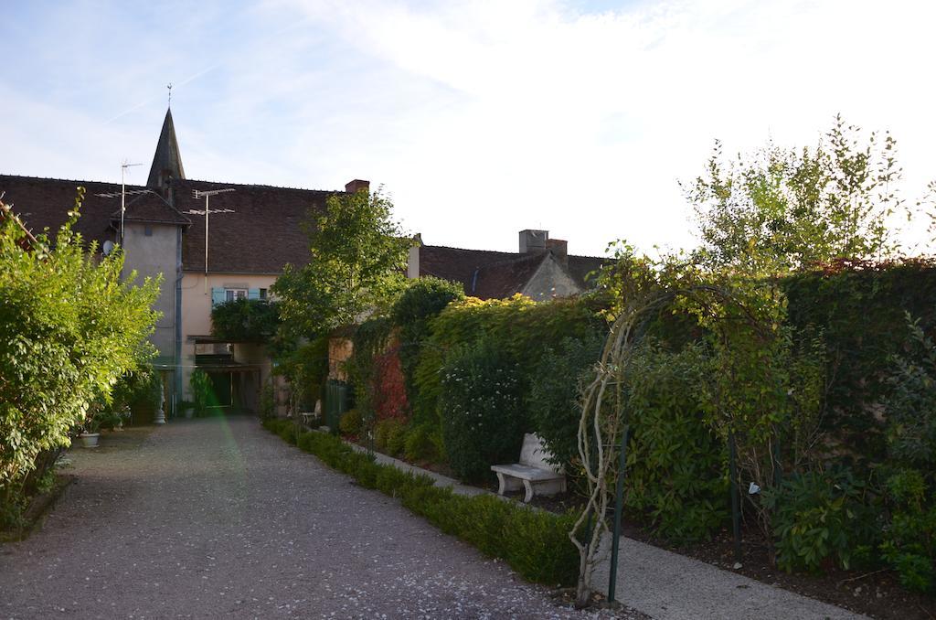 Auberge Bourbonnaise Lurcy-Lévis Exterior foto