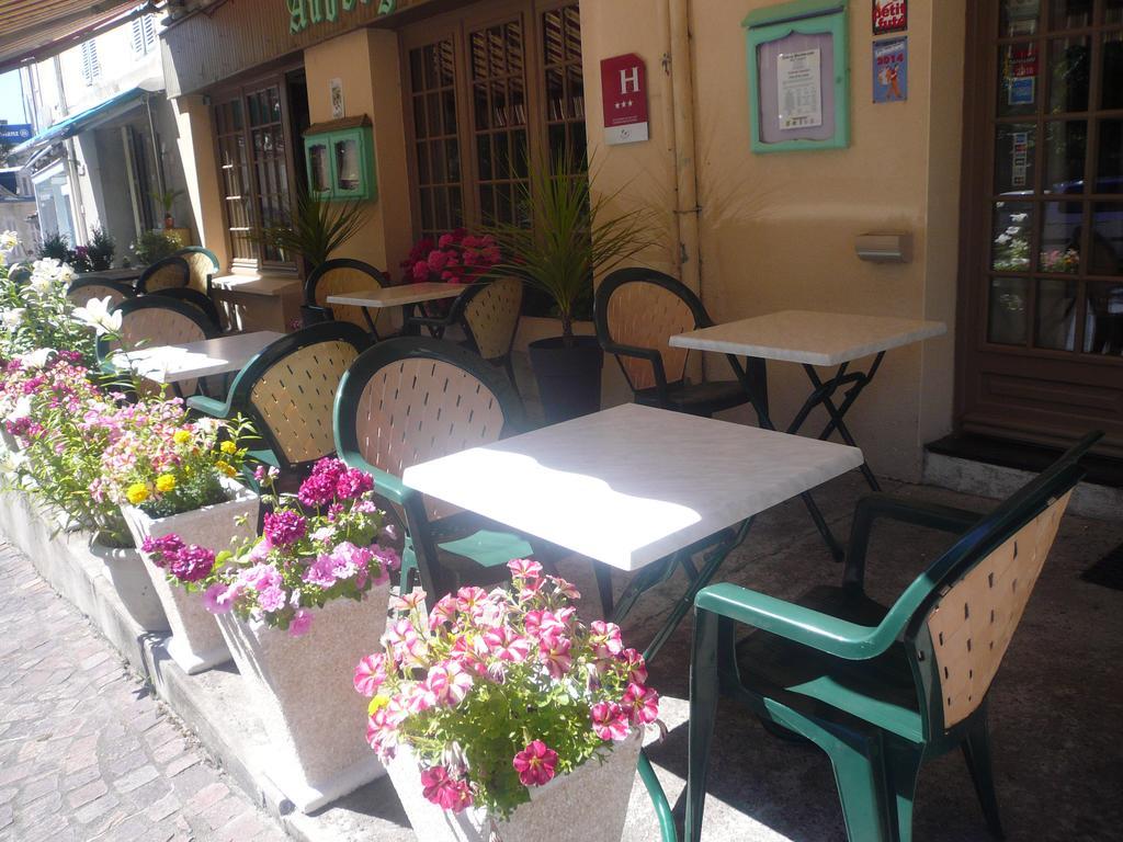 Auberge Bourbonnaise Lurcy-Lévis Exterior foto